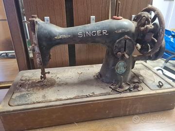 Antica macchina da cucire Singer