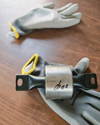 supporto motore Alfetta GTV / tappo serbatoio epoc