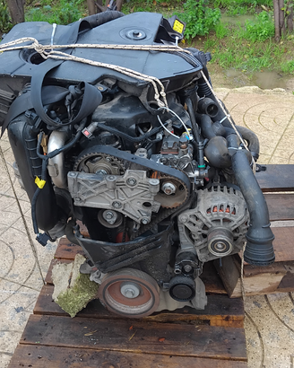 Vendita motore dacia duster