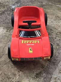 macchina vintage a pedali Ferrari 