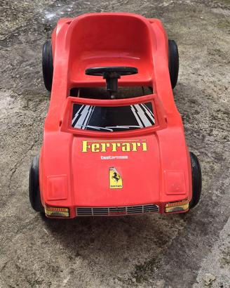 macchina vintage a pedali Ferrari 