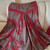 Gonna ampia con motivi di pieghe Tortora/Bordeaux 