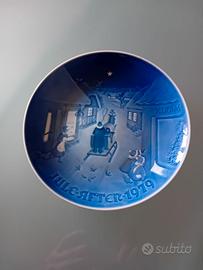 Piatto vintage danese blu B&G  di ceramica