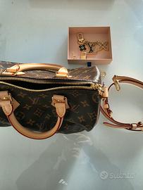 Louis Vuitton Speedy Bandoulière 25 Monogram Charm