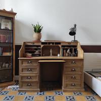 Scrivania, libreria, vetrina, mobile basso