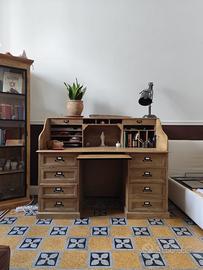 Scrivania, libreria, vetrina, mobile basso