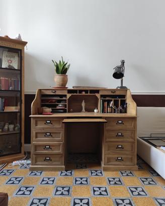 Scrivania, libreria, vetrina, mobile basso