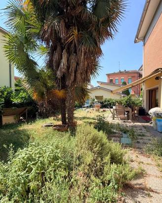 Villa di 260 m² con più di 5 locali e box auto dop