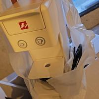 Macchina del caffe illy