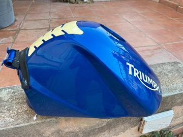 Serbatoio triumph 675