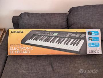 Tastiera Casio CTK - 240 con Alimentatore 