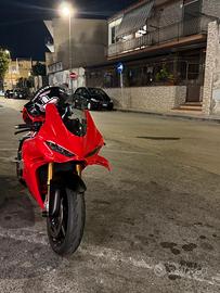 Ducati panigale v4s