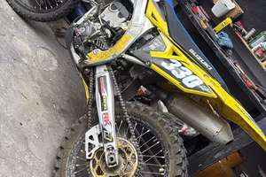 Suzuki rmz