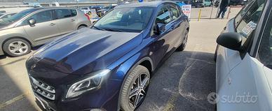 MERCEDES GLA 200D SPORT