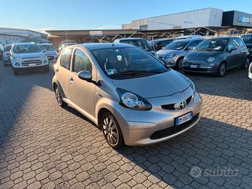 Toyota Aygo 1.0 12V VVT-i 5 porte Sol
