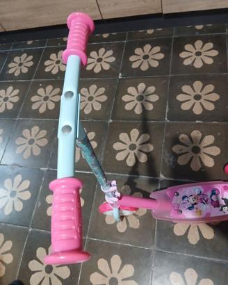 Monopattino Minnie bambina