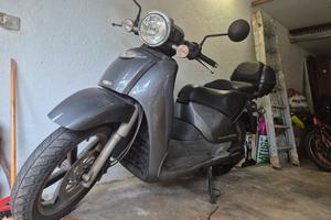 scarabeo 200