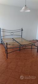 Struttura letto in ferro battuto