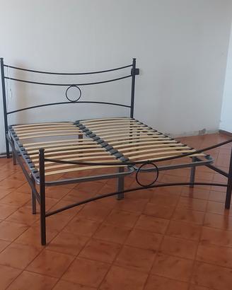 Struttura letto in ferro battuto