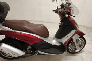 Beverly 300 i.e.  Anno 2011