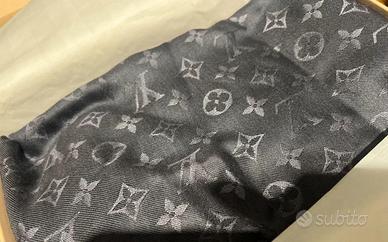 Foulard Grigio Louis Vuitton