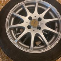 4 cerchi piu gomme invernali misura 15