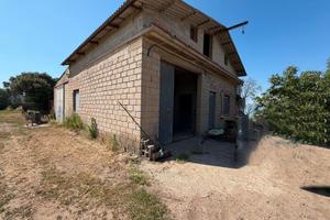 Gonnosfanadiga- Terreno con magazzino