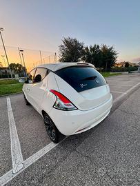 Lancia y ecochic 