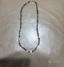 collana in pietre dure  nere