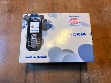 Nokia 2600 classic da collezione nero e arancione