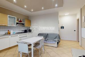 TRILOCALE CON AMPIO TERRAZO!