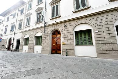 MONOLOCALE A PRATO