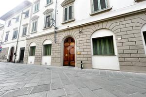MONOLOCALE A PRATO