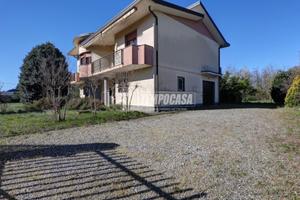 SAMARATE - VILLA INDIPENDENTE CON GIARDINO