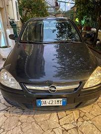 Opel Corsa 3 porte nera