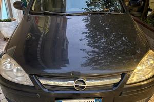 Opel Corsa 3 porte nera