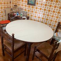 Tavolo tondo allungabile con 5 sedie