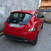 Lancia y