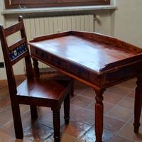 Tavolo con sedia dedicata in legno Massiccio