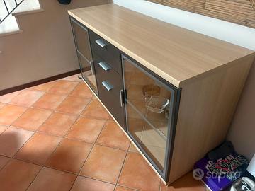 Mobile da soggiorno con specchio