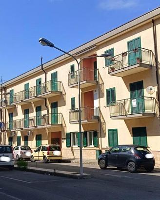 Mistretta,4vani, doppi servizi, posto auto,ottime