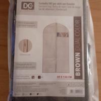 Custodia per abiti con finestra 