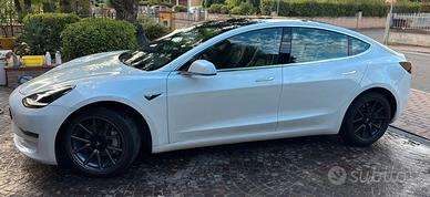 TESLA Model 3 - 2020