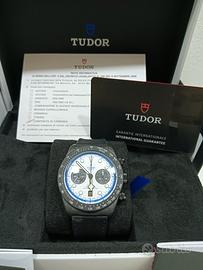 Tudor Carbon 25 Black bay chrono 