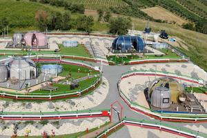 Glamping + terreno 47000 m³ edificabile