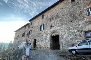 Appartamento con uliveto di 460 mq e pozzo