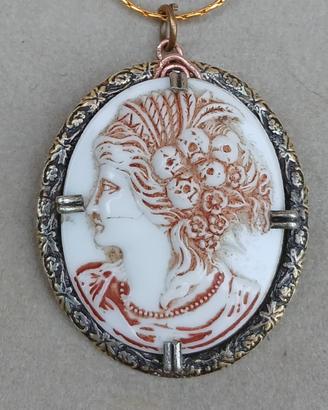 Antico Ciondolo Cammeo in ceramica divinità Bacco