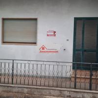 Casa indipendente con giardino e garage