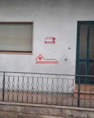 Casa indipendente con giardino e garage