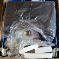 Girello deambulatore ascellare con tavolo appoggi